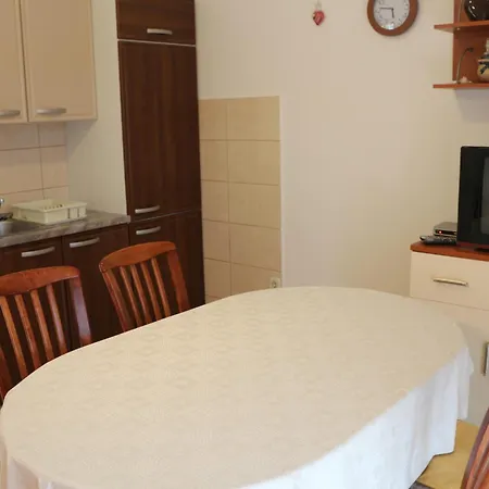 Luka Apartment *