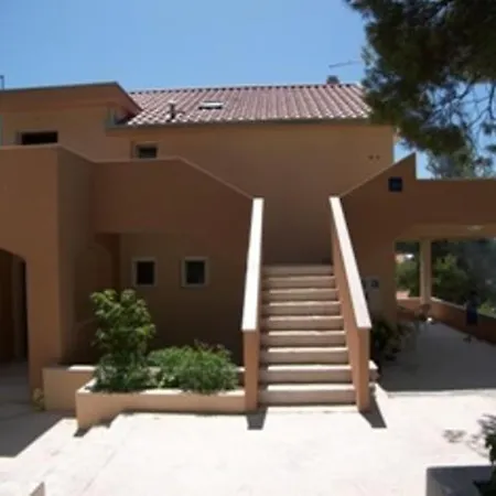 Luka Apartment *